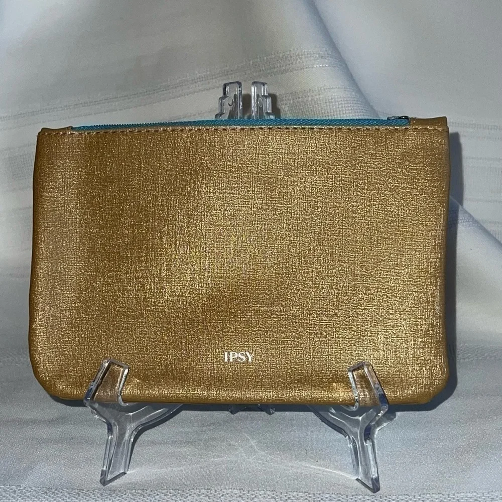 ipsy Glam Bag STAY GOLDEN Gold EUC Like New💄3/$12💄5/$15‎